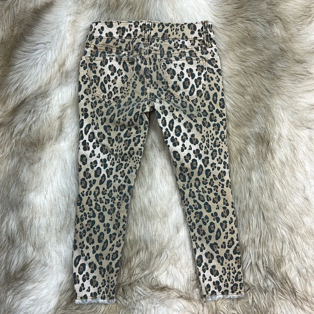 Size 6 GAP Tan Ankle Cropped Animal Print Chetah Jeans